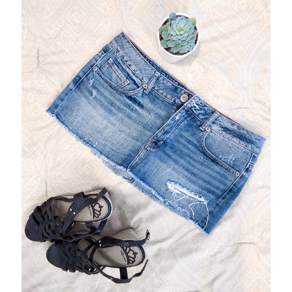 Distressed Denim Mini Skirt American Eagle Sz 12